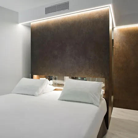 Axel - Adults Only 산세바스티안