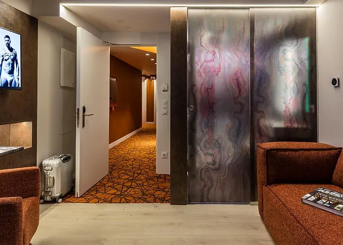 Axel - Adults Only 4*