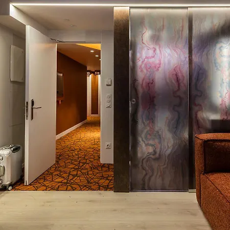 Axel - Adults Only 4*